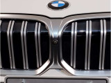 【キドニーグリル】BMWは約90年もの間、ほぼ全ての車両にひと目でBMWだと分かるこの特徴的なフロントグリルが備えられ、デザイン・アイコンとして親しまれてきました。