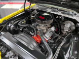 EdelbrockアルミインテークやHolleyデュアルフィードキャブレターなどアップグレードが加えられております。