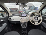 イタリア車ならではの美しさ、走りへのこだわりを感じるインテリアデザイン!