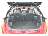 広々としたラゲージスペースを備えています。大きなものや長さのある荷物もしっかりと積み込めます。