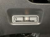 ハンドルの左下にETCがついています。高速道路の料金所の通過も楽々です。 カードの取り出しもしやすい場所についています。