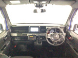 【前方視界】開放的な前方視界!運転がしやすく疲れにくいです♪窓が大きく、見通しがとっても良いおクルマですよ♪