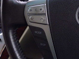 ステアリングスイッチ装備!運転しながら手元でオーディオの操作などができます。