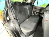 後部座席も気になるようなキズ・汚れやへたり等、大きなダメージはなく、良好な状態です。