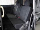 広々とした2列目は居住性が高く、快適なドライブが楽しめます♪