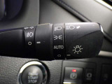 【オートライト】車外の明るさに応じて、自動的にライトの点灯・消灯をしてくれます。