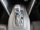 シフトを「S」ポジションに入れることでマニュアル感覚のシフトチェンジができる6速シーケンシャルシフトマチックです。