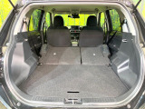 ラゲッジルームは、大容量のスペースを確保。普段のお買い物からレジャーまで、幅広く活躍してくれます!また、リアシートを倒すことでバリエーション豊かにお使いいただけます。