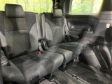 3列目シートはもちろん状態良好☆大人でもゆったりと座って頂けますので、大人数でのお出かけもラクラクです♪ご家族で、気の知れた仲間で、ドライブに行くのが楽しみですね♪