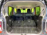普段のお買い物や通勤、送迎等に十分な荷室スペースを確保しております。セカンドシートを倒すと、大きな荷物の積載も可能です♪