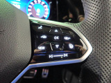 ステアリングホイール右側はハンドル目の前にあるデジタルメーターの設定ができます。目次だと思ってください。