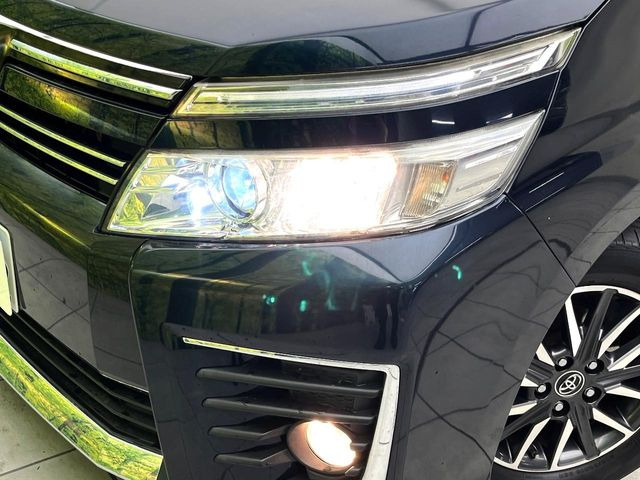 中古細かいキズあり トヨタ ヴォクシー 2.0 ZS 煌 の中古車詳細 (129,715km, ブラッ