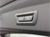 電動リアゲート装備。バンパー下でのキックオープン&クローズ機能も装備です。