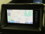 純正ナビを装備。タッチパネル式で使いやすく、お出かけもラクラクです。