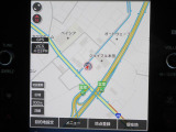 11.6インチのセンターインフォメーションディスプレイ装備!ナビ・オーディオ・空調コントロール・ドライブモードセレクト等々、多岐にわたる情報の表示が可能です!表示はナビ地図です。