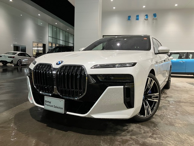 i7xドライブ60 Mスポーツ 4WDxドライブ60 Mスポーツ 4WD