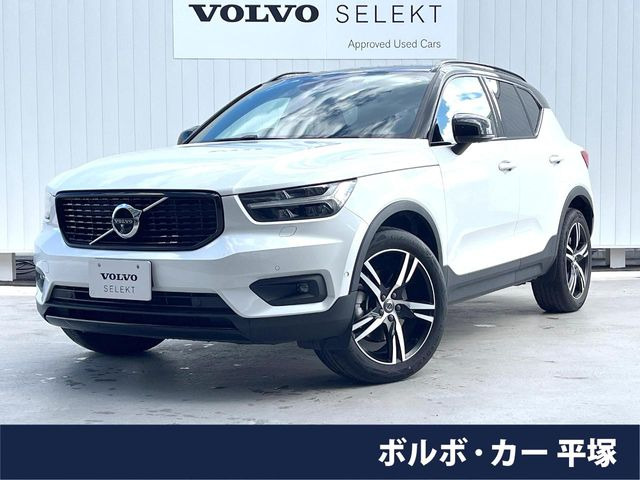 XC40B4 AWD Rデザイン 4WD