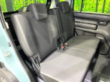 後部座席も気になるようなキズ・汚れやへたり等、大きなダメージはなく、良好な状態です。