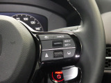 Hondaセンシングの機能のひとつ、アダプティブクルーズコントロール付!アクセルから足を離しても設定したスピードと前車との車間を保ち走行してくれます!車線維持もアシスト☆高速道路で疲労軽減ですね☆