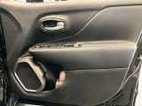 Jeepならではの頑丈性と気密性を高めたボディとなります。