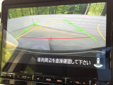 【バックカメラ】駐車時に後方がリアルタイム映像で確認できます。大型商業施設や立体駐車場での駐車時や、夜間のバック時に大活躍!運転スキルに関わらず、今や必須となった装備のひとつです!
