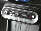 エンジンスタート/ストップのトグルスイッチやエアコンのボタンなどは、センターパネルに集約されています!