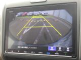 ◆◆バックカメラの画像です。ガイドラインがスムースな車庫入れをサポートいたします!車庫入れの安心感がアップしますね☆