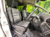 運転席シート廻りは使用感も少なく、良好な状態となっています。丁寧に使われていたことがよくわかりますね。