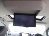 後席フリップダウンモニター  後席に座ってる方にも楽しめますね♪