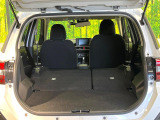 普段のお買い物や通勤、送迎等に十分な荷室スペースを確保しております。セカンドシートを倒すと、大きな荷物の積載も可能です♪