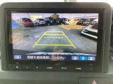 バックカメラ装着済!死角になりやすい後方もとても見やすいです☆車庫入れに自信がない方や縦列駐車が苦手な方にも、オススメ装備です!安心度もアップ!