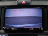 バックモニターで、後方を確認しながら安心して駐車することができます。運転初心者も熟練者も必須の機能ですよ!