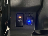 運転席はシートヒーター付で寒い季節にありがたい装備です!