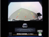 リヤカメラは夜間でも鮮明に映ります!またステアリング操作に応じた舵角線の表示も可能です