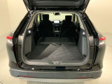 リアシートを倒すと、ラゲッジスペースを広くお使いいただけます!