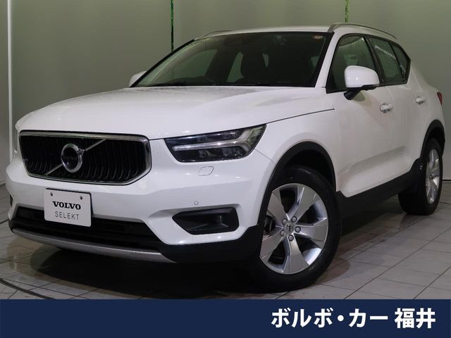 XC40B4 AWD モメンタム 4WD