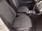フロントシートです!!セパレートシートなのでお尻をしっかりホールド!!スポーティな運転にも最適です!!