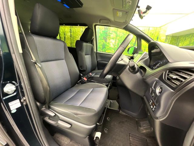 トヨタ ヴォクシー 2.0 ZS 煌 の中古車詳細 (129,715km, ブラッ