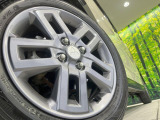 【純正15インチアルミホイール】外観にマッチした純正アルミホイールを装着しております。各種社外アルミホイールや、スタッドレスタイヤも取扱いしております。是非ご相談ください♪