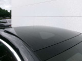 サンルーフ装備で解放感的な車内空間を実現!