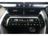 ★運転席と助手席でそれぞれお好みに合わせて温度設定が行えるフルオートエアコンです。外気温や室温、日射量を感知し、吹き出し温度、風量を緻密に制御します