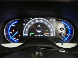 とっても見やすいメーターです。夜間時はラグジュアリーな気分にさせてくれる照明が魅力ですので、夜のドライブも楽しみになりますよ♪