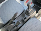 MTシフト車です♪4WDの低速・高速切替あります!