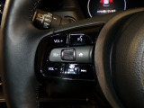 【ステアリングリモコン】ステアリングにオーディオ調節可能なスイッチが装備されていますので運転中でも視線をそらさずにオーディオの調節が可能です!