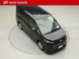 両側パワースライドドア付きだから、狭い駐車スペースなどでの乗り降りラクラク♪小さなお子さまのいるご家庭には嬉しい装備です。