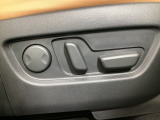 パワーシートを装備!体格や好みに応じたポジションをスムーズに調整できます。