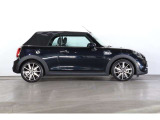 MINI NEXT勝どきのお支払総額は、車両本体価格、環境性能割、月割自動車税、リサイクル料金、印紙代、車庫証明代行費用、登録代行料金が含まれております。
