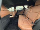 後部座席もゆったり乗車していただけます。