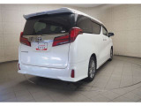 走りにこだわりながら収納力も持ち合わせたお車です。荷物を載せて軽快なドライブを楽しめますよ♪