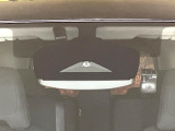 【インテリジェントエマージェンシーブレーキ】フロントカメラで前方の車両や歩行者を検知。衝突しそうな時は衝突被害軽減ブレーキが作動、衝突回避をサポート。より安全にドライブをお楽しみいただけます。